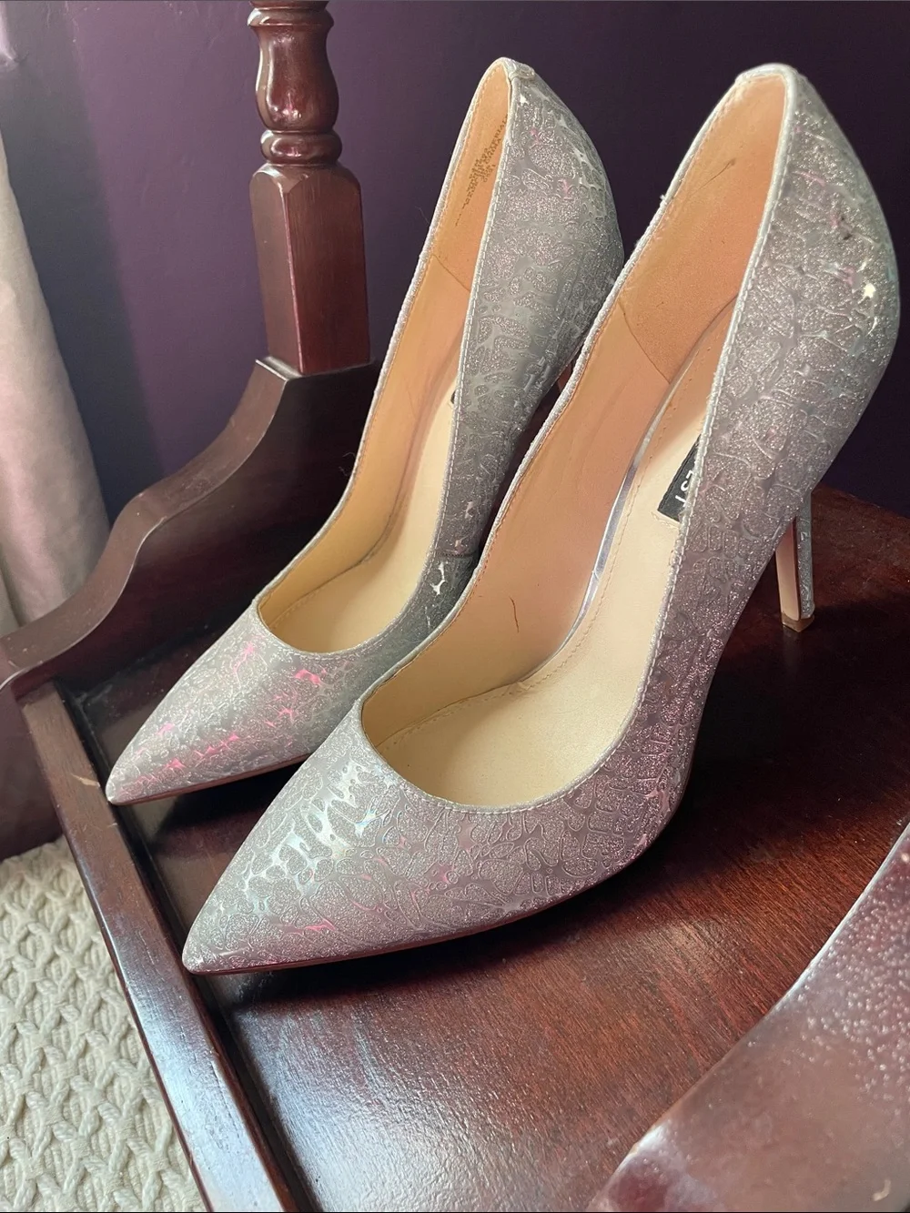 NWOT NINE WEST SILVER LEOPARD PUMPS